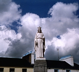 Statue in the Square Photo: Wez Hind